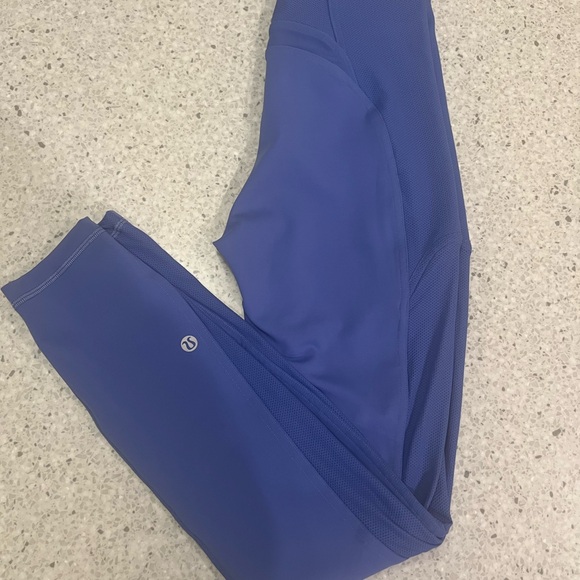 Lululemon Everlux and Mesh Super-High-Rise Training Tight 25" - Size 4 (NWT) - Picture 7 of 8